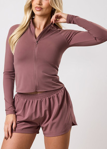 Conjunto de Chaqueta y Pantalones Cortos Ligeros de Verano para Mujer, Color Marrón Ciruela, de Alta Calidad, con Cierre Completo y Largo hasta el Tobillo - Product Image 2