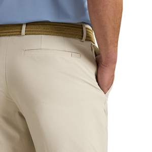 Shorts pour hommes, couleur beige unie, style bermuda, taille mi-haute, fermeture boutonnée, tissu en coton Oxford, style décontracté avec poches, design tissé - Product Image 3