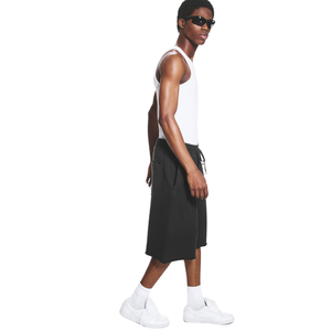 Shorts longs en molleton noir pour homme, taille élastique, cordon de serrage, poches latérales, ourlet brut, coupe ample, style streetwear, logo personnalisé OEM, vente en gros - Product Image 3