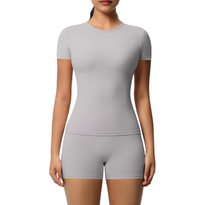Conjunto Deportivo de 2 Piezas para Mujer, Color Verde Claro, Top de Manga Corta, Pantalones Cortos de Cintura Alta, Tejido Sólido Transpirable, Primavera Verano - Product Image 3