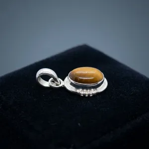 Colgante de Plata 925 con Ojo de Tigre y Engaste de Bisel, Amuleto Clásico Unisex para Uso Diario y Conocimiento Espiritual - Product Image 4
