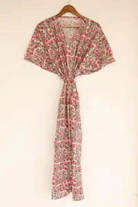 Vestido Kaftan Maxi Boho Chic Rosa con Estampado Floral Hecho a Mano, Cuello en V, Corte Holgado, Algodón, Casual, para Vacaciones y Playa - Product Image 2