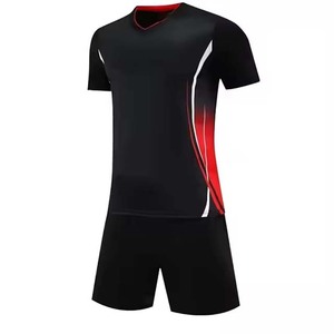 Tenues de football en gros fabriquées à partir de matériaux performants de qualité, offrant des soins faciles, une excellente durabilité et un service OEM en gros. - Product Image 1