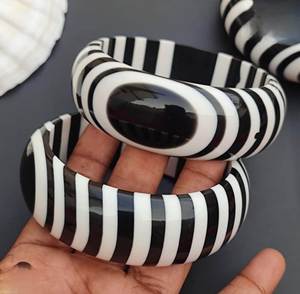 Juego de brazaletes de resina y metal a precio de fábrica, joyería informal de moda para fiestas, brazaletes de resina, regalos de cumpleaños para niñas - Product Image 4