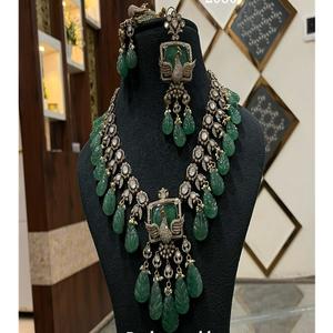 Charming Premium Quality Gold Plated Brass Real <b>Emerald</b> Bead Kundan Doublet <b>Set</b> For Wedding Party Collection - Product Image 1