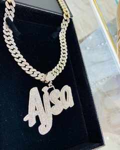 Colgante para Hombre Chapado en Oro Blanco de 14K con Diamante Moissanita Auténtico, Diseño Clásico de Letra para Bodas y Fiestas, Hecho de Plata Esterlina - Product Image 1