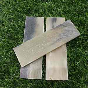 Escamas de cuerno de toro y vaca naturales de primera calidad, material hecho a mano para mangos de cuchillos al mejor precio - Product Image 1