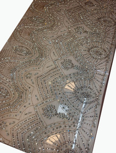Tissu en dentelle florale de tulle écologique de luxe élégant et de haute qualité avec broderie de strass faite à la main pour textiles de maison et cadeaux - Product Image 2