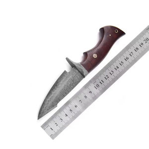 Couteau de chasse Damas à motif en acier et manche en bois de rose, idéal pour le camping – Offre spéciale à prix raisonnable - Product Image 1