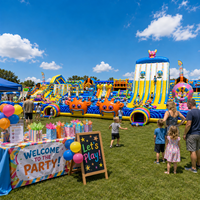 Parc d'attractions gonflable commercial personnalisé, parc de jeux géant en plein air, parcours d'obstacles, location pour événements, divertissement familial, matériau PVC