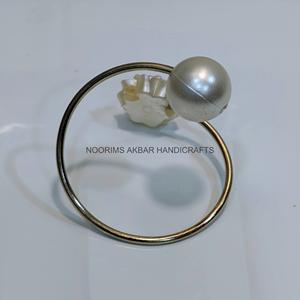 Anneaux de serviette en métal Noorims Akbar Handicrafts, design floral, perles décoratives, finitions multiples, forme ronde, qualité supérieure pour l'organisation - Product Image 3