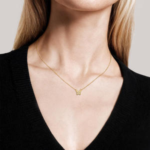 Collier avec pendentif papillon texturé et diamants - Product Image 5