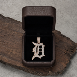 Colgante Personalizado de Letra D Estilo Hip Hop Gótico, Plata 925 con Micro Pavé de Moissanita, Colgante de Letra Inicial al por Mayor - Product Image 5