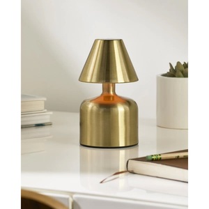 Lampe de table en laiton massif de qualité supérieure avec base sculptée pour la décoration intérieure de luxe - Product Image 6