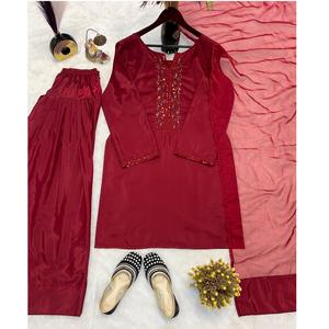 Suministro al por mayor de conjuntos de Kurti de seda para boutiques, reventa, mercado de exportación, uso diario y reuniones culturales, disponible a precio de exportación - Product Image 1