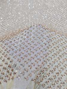 Tissu en gros pour broderie de perles, tissu textile fantaisie, dentelle à sequins, organza pour fabricants de robes de mariée, abayas et caftans, OEM mondial - Product Image 2