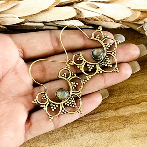 Pendientes de Aro Étnicos con Diseño Floral Tribal, Labradorita, Latón, Acabado en Latón Antiguo, Joyería Boho para Mujer, Venta al Por Mayor/OEM - Product Image 6