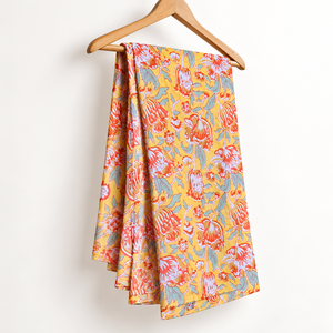 Tela de Algodón Jaipuri Tejida Floral Amarilla, Transpirable y de Peso Medio para Vestidos, Faldas y Camisas de Mujer - Product Image 3