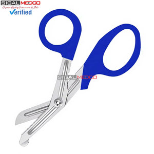กรรไกรพยาบาลแบบ Trauma Shear ขนาด 5.5 นิ้ว สีน้ำเงินรอยัล ผลิตจากเหล็กกล้าไร้สนิมเยอรมัน สำหรับปฐมพยาบาลฉุกเฉิน ตัดผ้าพันแผล และใช้งานทางการแพทย์ - Product Image 4