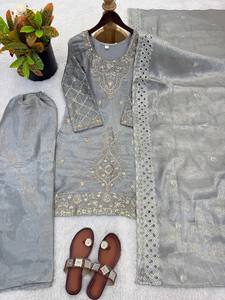 Lujoso Traje Hania Aamir Pharsi Gris Plateado, Conjunto de Palazzo de Seda de Diseñador, Bordado Zari, Salwar Kameez Pakistaní, Elegante para Fiesta - Product Image 6