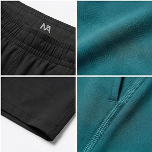 Pantalon de survêtement noir North Approach, longueur genou, avec logo brodé, taille élastique, respirant, en polyester, vêtements de sport - Product Image 4