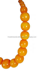 Collar de resina de declaración minimalista vintage, joyería hecha a mano elegante para mujer en diseño retro atemporal - Product Image 2