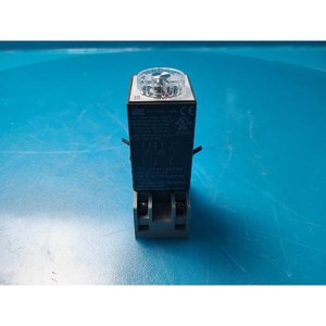 Temporizador de Retardo de Apagado IDEC GT3F-2AF20+SR2P05C y Enchufe, Usados como Piezas de Equipos Semiconductores Legados - Product Image 2