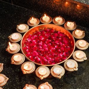 Portavelas Metálico con Velas para una Decoración Elegante del Hogar y una Experiencia de Iluminación Ambiental Relajante en la Sala de Estar - Product Image 1