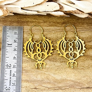Boucles d'oreilles créoles ethniques au design unique, style tribal filigrané, en laiton plaqué or 18 carats, pour femmes, style bohème et gothique, vente en gros - Product Image 4