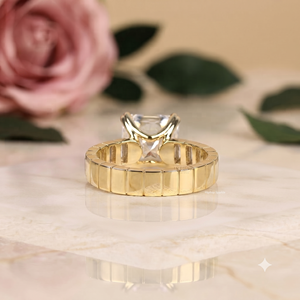 Anillo de Compromiso Solitario de Plata de Ley 925 con Corte Asscher y Moissanita VVS, Anillo de Boda con Banda Baguette Chapada en Oro de 18K para Mujer - Product Image 5