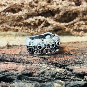Anillo con múltiples calaveras de plata de ley 925, anillo gótico punk biker, anillo de plata oxidada para hombre - Product Image 3