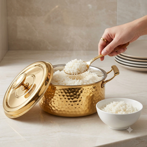 Olla de Cocina de Latón Forjado a Mano con Acabado Martillado, Asas Modernas y Tapa Abombada, Utensilios de Cocina de Lujo - Product Image 3