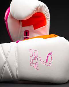 New Arrival High Quality <b>Silver</b> Neon Green Lace-Up Laced Boxing <b>Gloves</b> Sparring Training <b>Gloves</b> Genuine Leather Custom Logo - Product Image 3