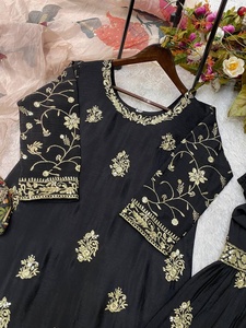 EXCLUSIVO SALWAR KAMEEZ DE DISEÑADOR CON BORDADO DE LENTEJUELAS EN CHINON, TRADICIONAL PARA BODAS, DE SECADO RÁPIDO, CON SHARARA DE VOLANTES COMPLETOS - Product Image 6