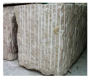 Pierre de calcaire Rosa Zarci, surface texturée brute, pièce massive coupée, matériau pour travaux de façade et projets de jardinage - Product Image 1