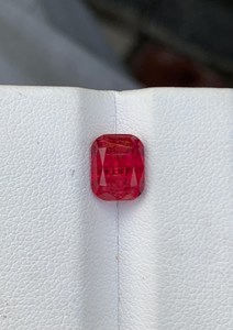 Tourmaline Rubellite Naturelle, Coupe Octogonale, Origine Inde, Pierre Précieuse Non Montée, Rouge Facettée, Qualité Exceptionnelle, Grade Rare, Certifiée par un Certificat Tierce Partie - Product Image 5