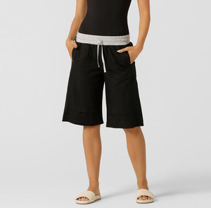 Women Fitness Black <b>Knee</b>-Length Shorts with Gray Waistband Shorts Manufacturers in Pakistan Casual Loose Fit Women Shorts - Product Image 5