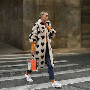 Manteau long vintage en fausse fourrure de renard pour femme, grande taille, avec grand col en forme de cœur, collection hiver Nesta Sports Wholesale - Product Image 2