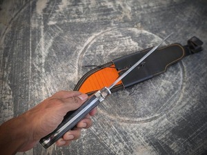 Cuchillo Bowie con mango de madera, hoja de acero inoxidable, punta de clip, herramienta de caza y supervivencia para exteriores, grado industrial OEM, garantía de 3 años - Product Image 5