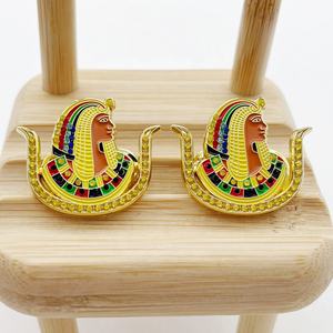 Vendita all'ingrosso antico Egitto in morbido smalto reginetta con diamanti in oro faraone stemmi pressofusione per donna cappotto petto - Product Image 1