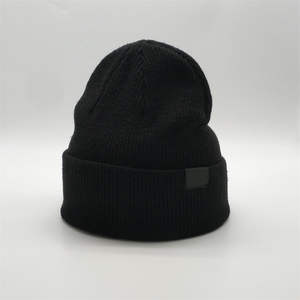 Bonnet en tricot solide sur mesure, doux et chaud, avec revers, pour l'hiver, style décontracté, extensible, pour l'extérieur - Product Image 4