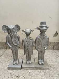 ROSHAN ARTISANAT Figurines de soldats en aluminium minimalistes Art Déco, silhouette abstraite en forme de bloc, finition robuste, multi-pièces - Product Image 5