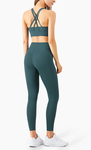 Ensemble de yoga 2 pièces pour femme, personnalisé, écologique, comprenant un soutien-gorge de sport court à une épaule et un legging sans manches - Product Image 4
