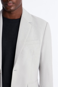 Traje de negocios para hombre, personalizable en colores y telas, corte ajustado, cuello de solapa, antiarrugas, poliéster. - Product Image 4