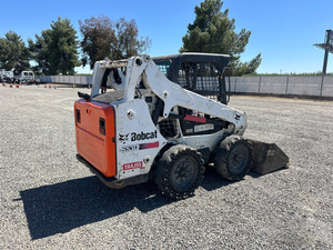 Cargadora Compacta S530 2015 con Cabina Cerrada, Máquina de Construcción de Alto Rendimiento - Product Image 4