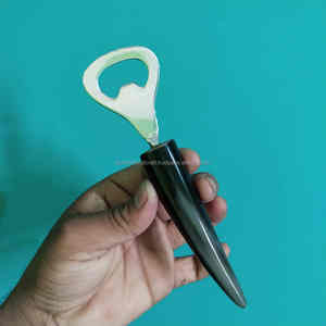 Abridor de botellas de cuerno de buey auténtico de primera calidad, herramienta de bar rústica hecha a mano para uso doméstico y en bares a precio económico. - Product Image 4