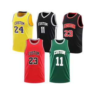 Tenue d'équipe de basketball haut de gamme, maillot et short en mesh respirant, design personnalisé - Product Image 1