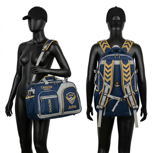 Bolsa Deportiva de Fútbol para Mujer de Poliéster 600D de Primera Calidad, Paneles en Contraste Rojo y Negro, Diseño Resistente con Logotipo Personalizado en Relieve - Product Image 4
