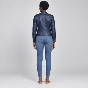 Chaqueta de cuero premium para mujer que combina moda moderna, calidad duradera, forro suave y diseño versátil para el día a día. - Product Image 2