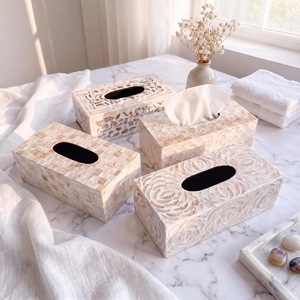 Boîte à mouchoirs rectangulaire artisanale ILAHI en nacre moderne avec incrustation de coquillage, écologique et polyvalente - Product Image 1
